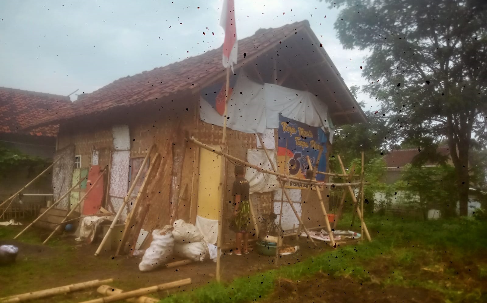 Miris! di Tengah Program Rutilahu, Warga Pasirhuni Bertahan di Rumah Tidak Layak 