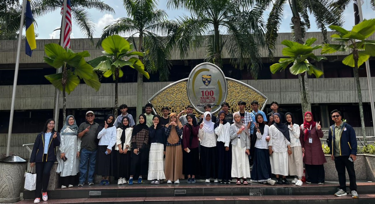 Setelah Kelas 9 ke Singapura dan Malaysia, Kini Giliran Kelas 7 dan 8 Ke Jogyakarta