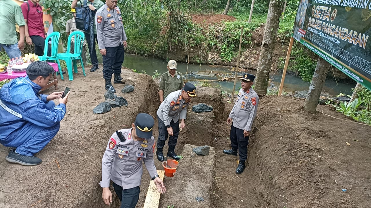 Pembangunan Jembatan Gantung Penghubung Lima Desa di Kalipucang, Pangandaran Dimulai