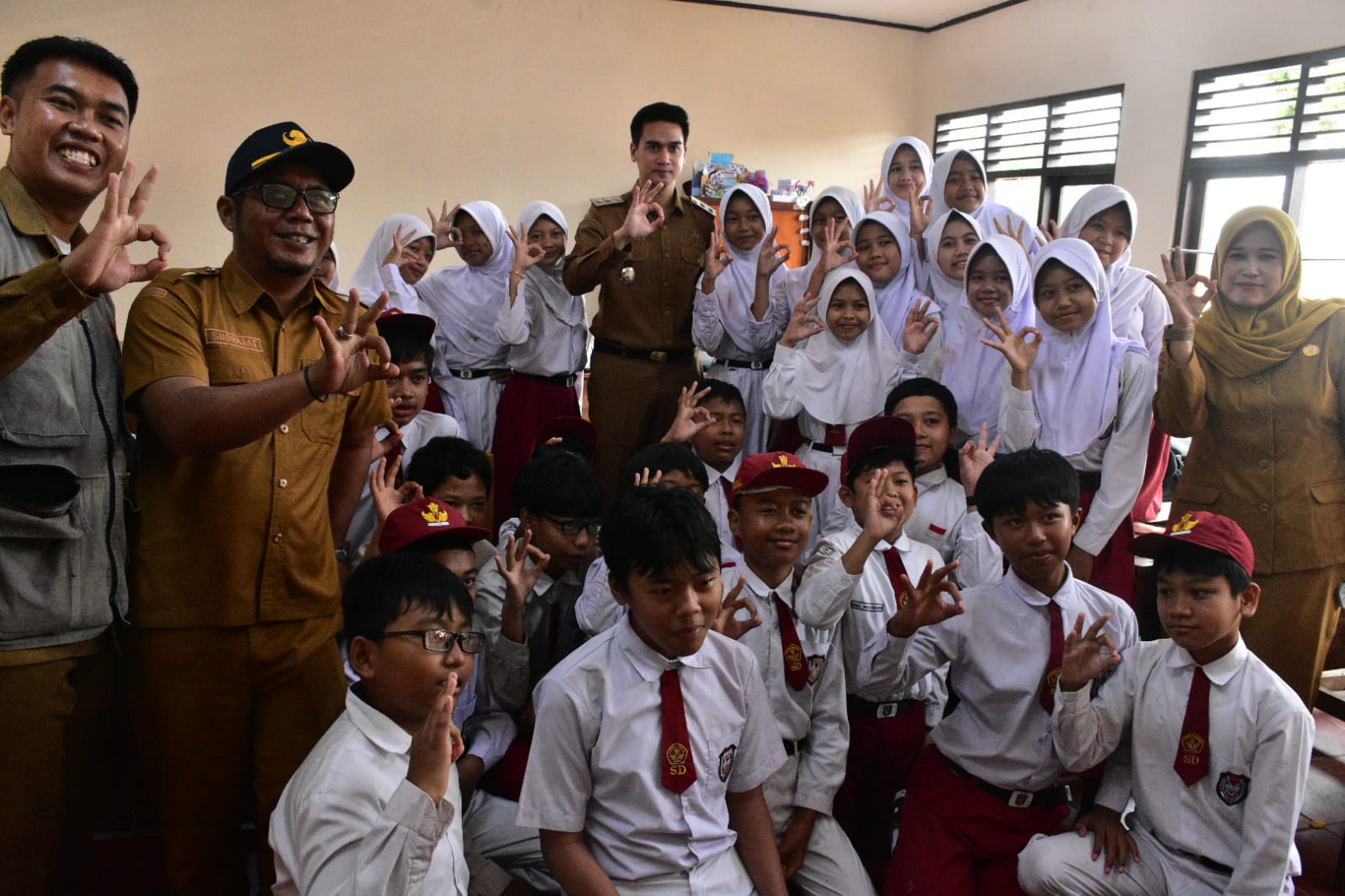 Wabup Fajar Tinjau SD Negeri 2 Sindang, Tekankan Perbaikan Sarpras Jangka Panjang