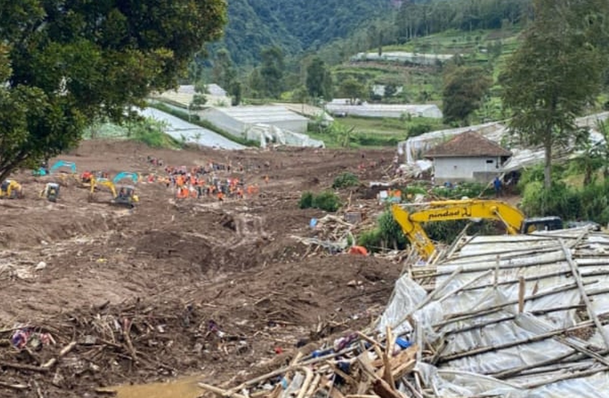 Hari Ketujuh, Tim Gabungan Lanjutkan Pencarian Korban Longsor Pasirlangu