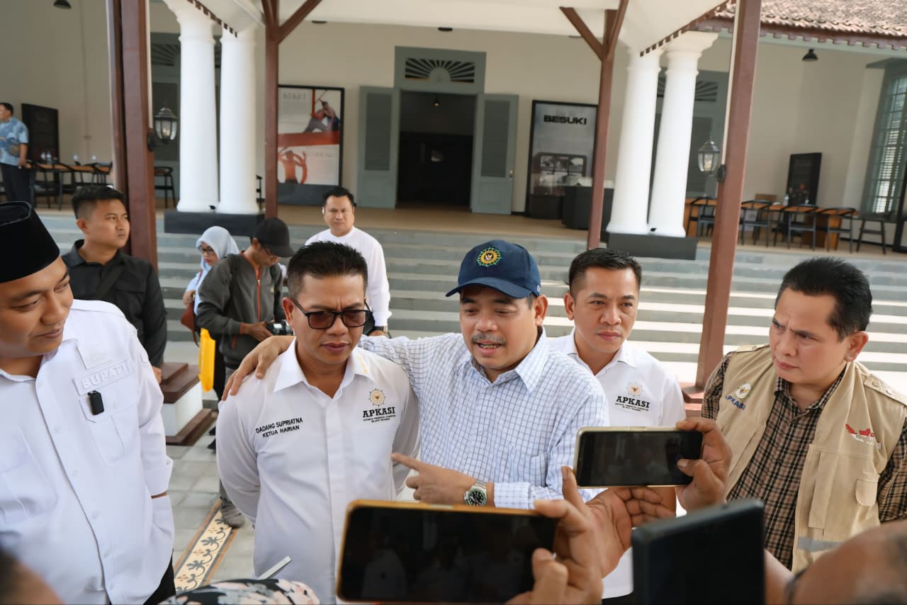 APKASI Salurkan Bantuan Kemanusiaan untuk Warga Terdampak Bencana di Situbondo