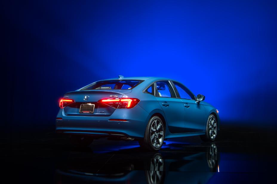 Honda Civic Hybrid Dinobatkan sebagai Mobil Terbaik 2026 oleh Edmunds