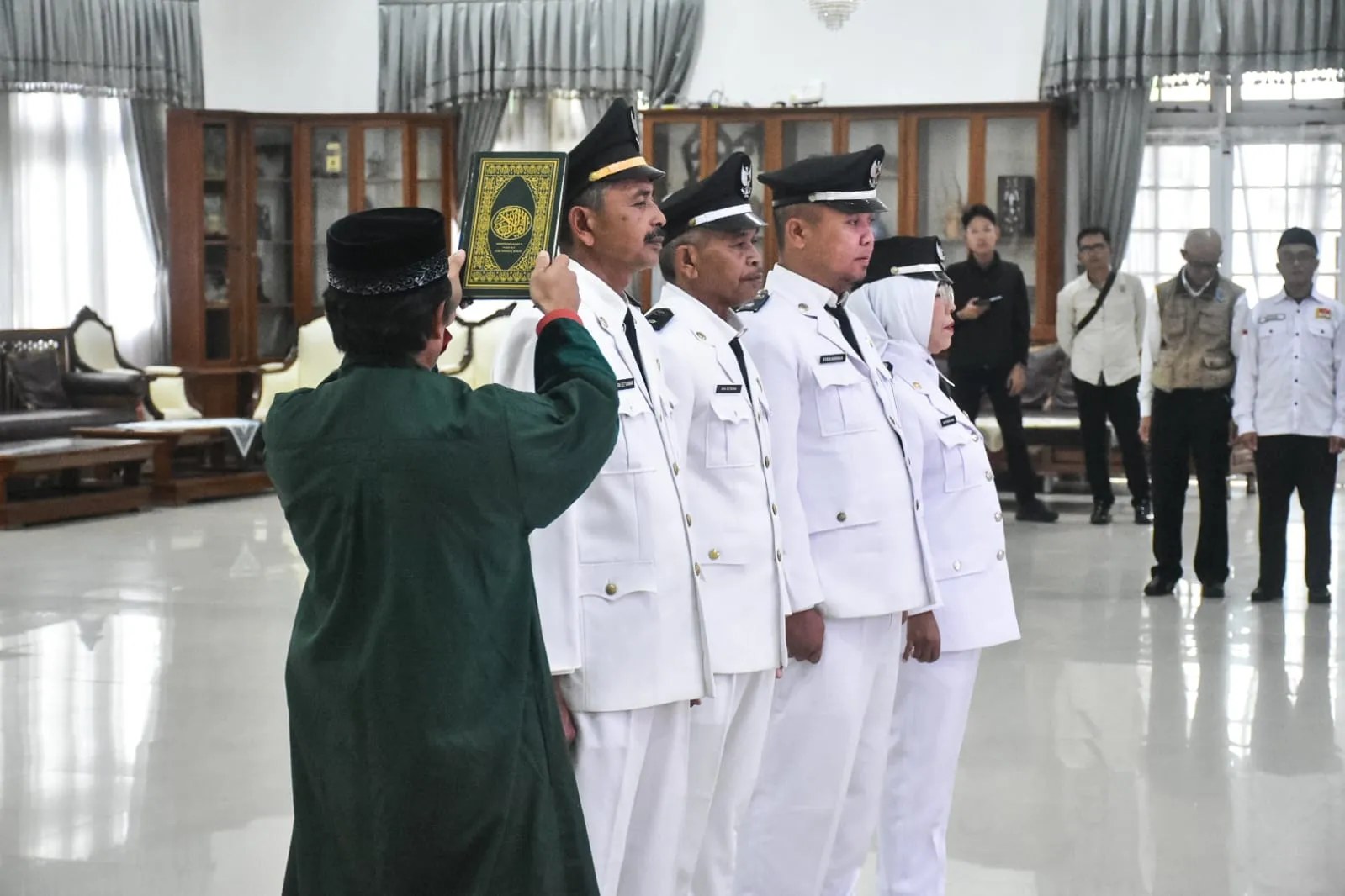 Empat Kepala Desa Pemilihan Antar Waktu Resmi Dilantik Bupati Sumedang 