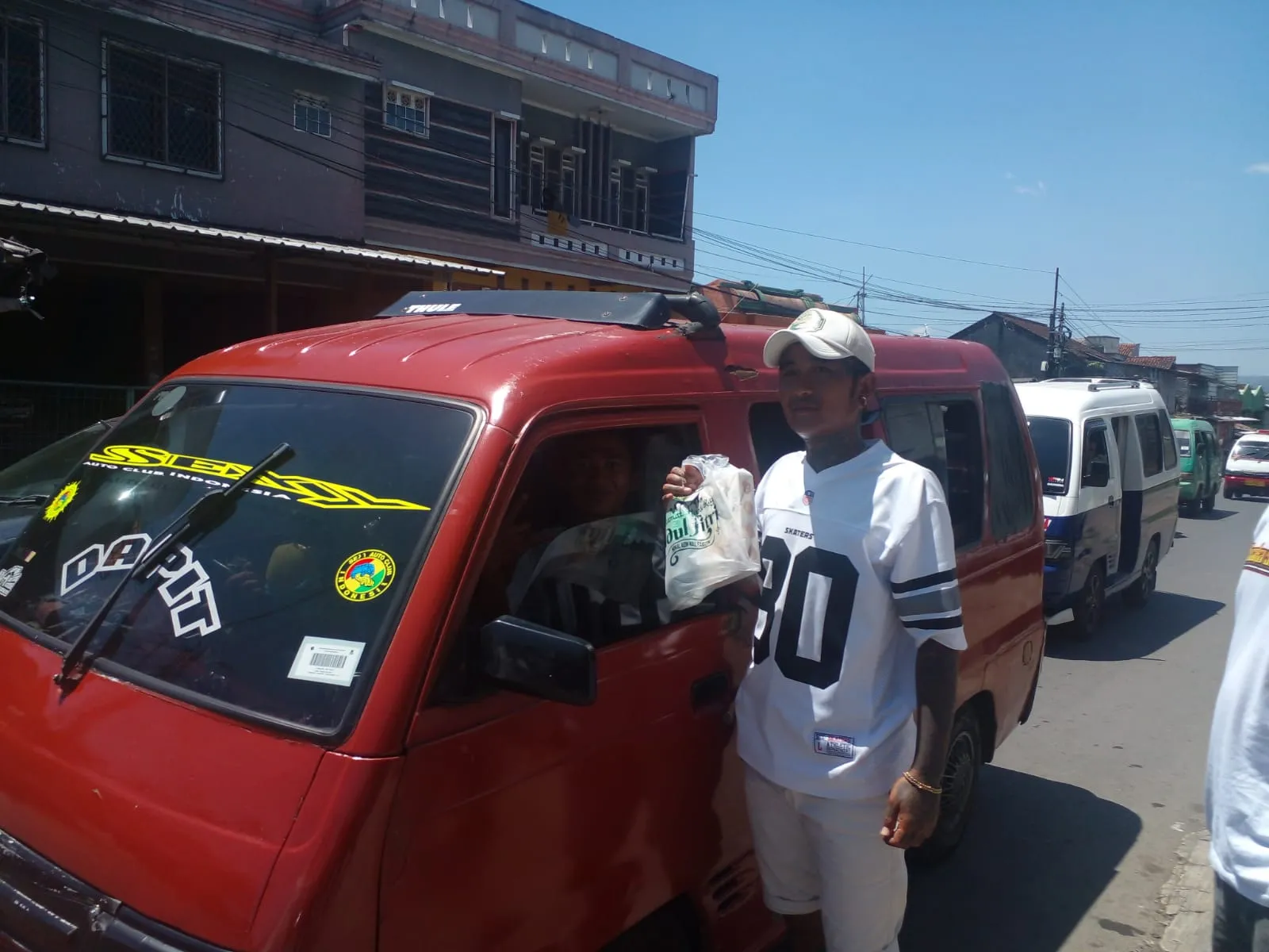 200 Paket Lebaran Untuk Sopir Angkot Garut di Bagikan Secara Gratis