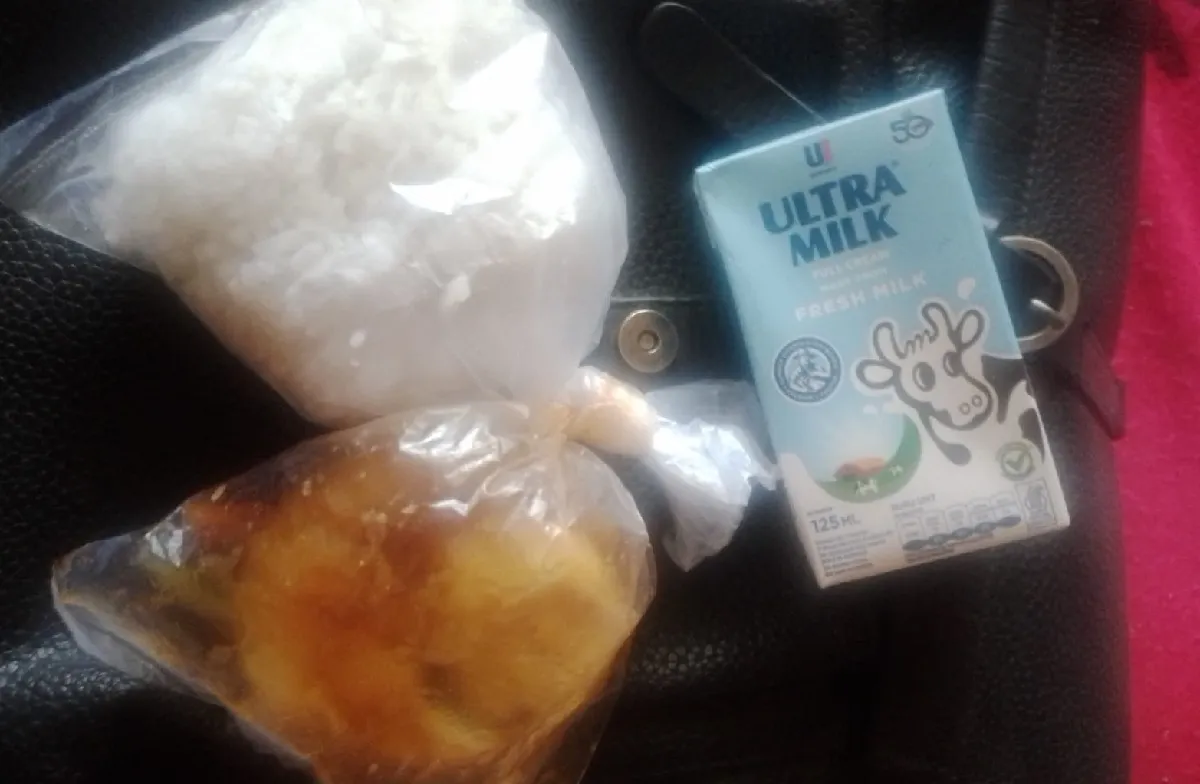 Miris!! MBG Balita di Cukanggenteng Dikemas Plastik Polos, Higienis Dipertanyakan