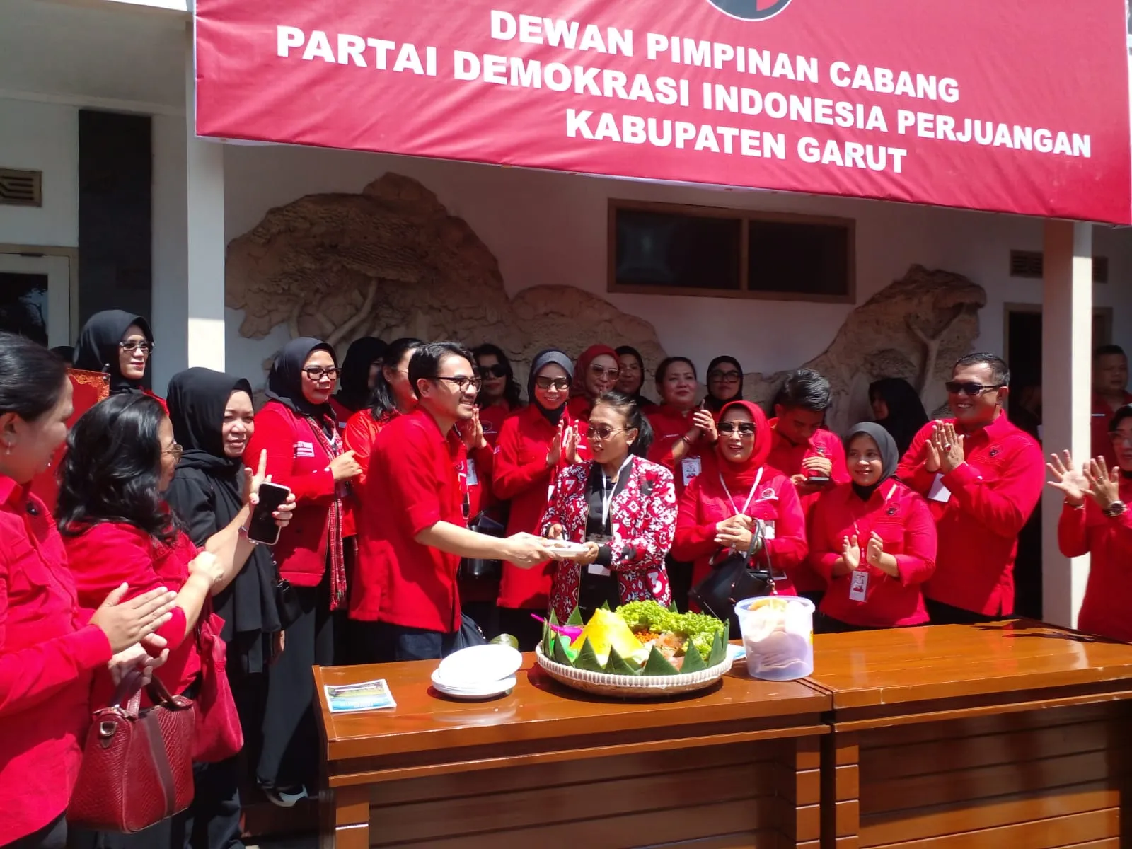 DPP PDI Perjuangan Kunjungi Sekretariat Baru DPC, Ini Kata Mantan Mentri Pemberdayaan Perempuan dan Anak