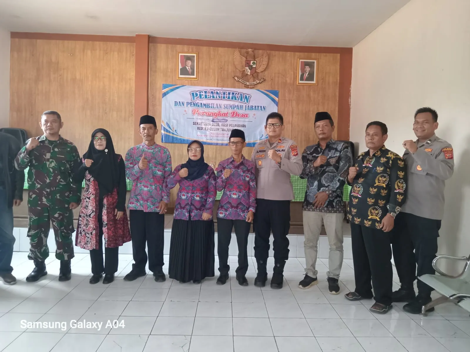 Tiga Perangkat Desa Sukasetia Dimutasi, Kades Tekankan Pelayanan Prima