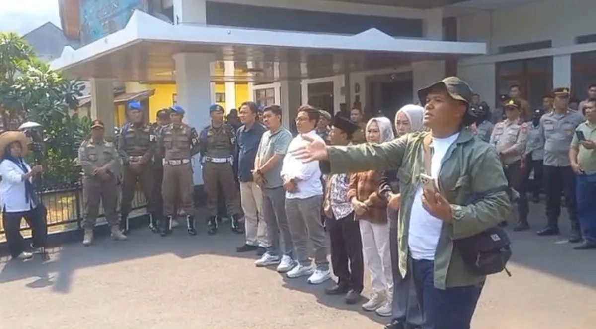 Zeni Bima: Koalisi 99 Peduli Sumedang Desak Wakil Bupati Mundur